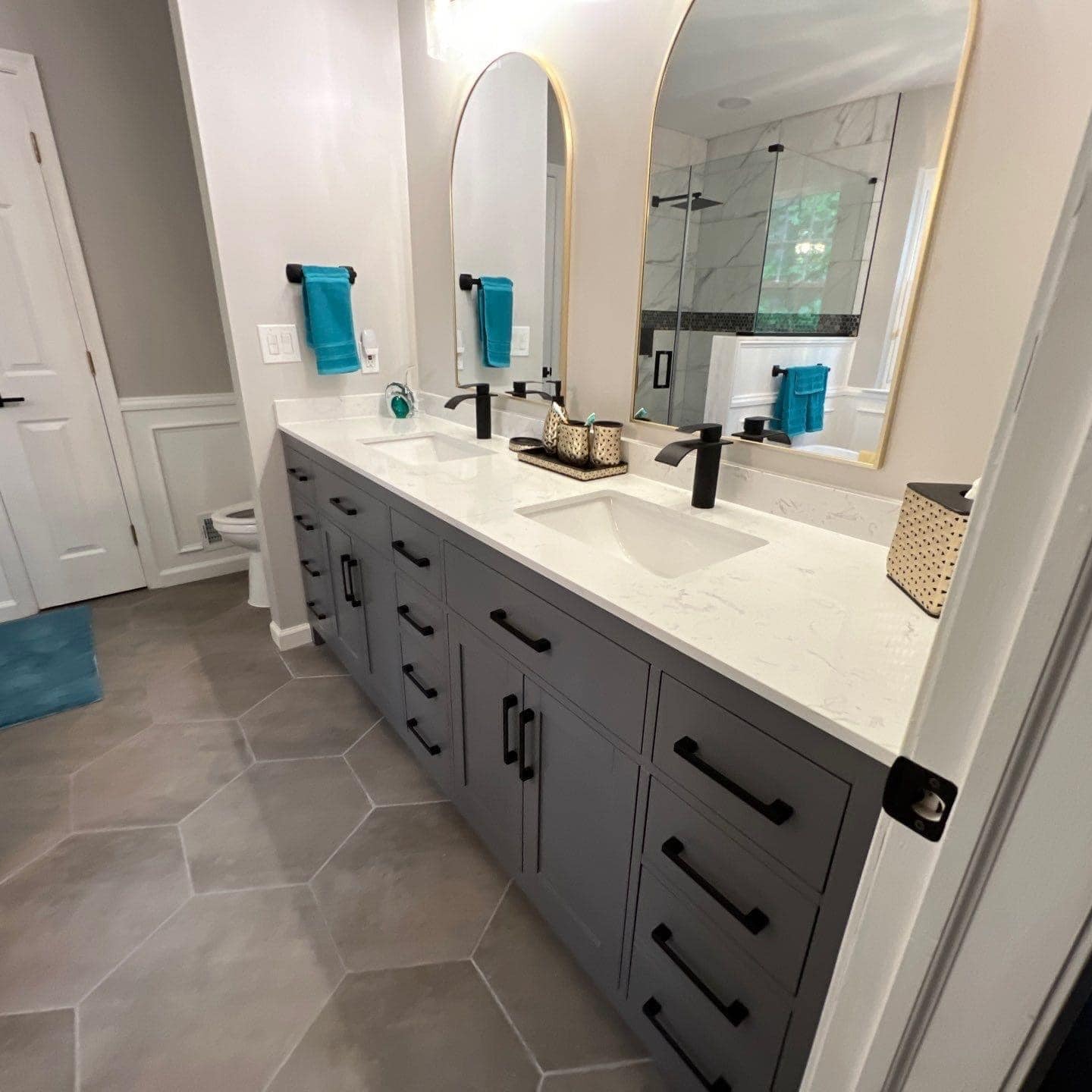Completed kitchen and bath project photo 4